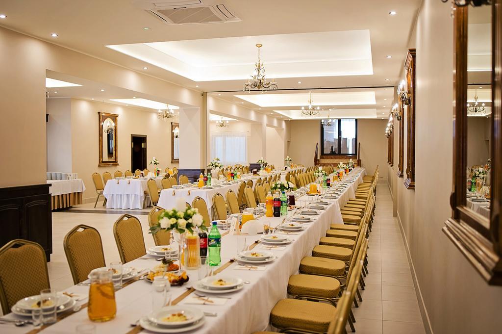 Hotel Victoria Lubowo  Exterior photo